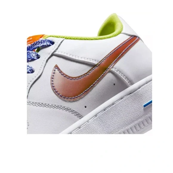 Nike LV8 - Picture 9 of 13